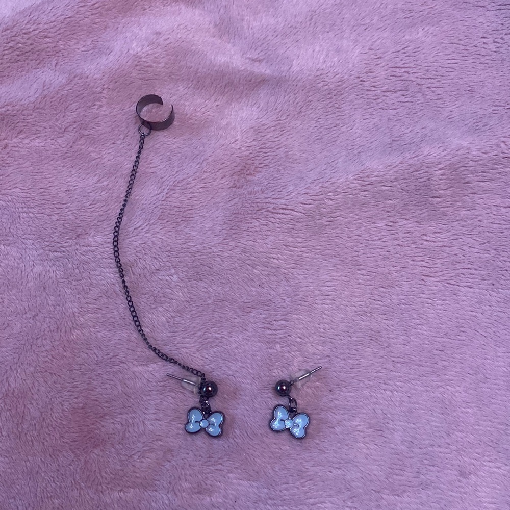 Hot Topic Sanrio My Melody blue bows small cute 💙🎀
